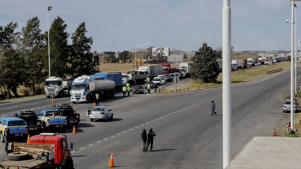Extreman controles en límites interprovinciales durante el fin de semana largo | Noticias