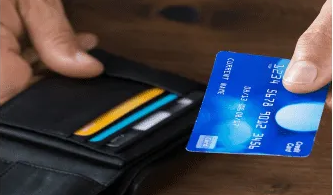 Prorrogan el reintegro del 15% por compras con débito para jubilados y AUH | Nacionales