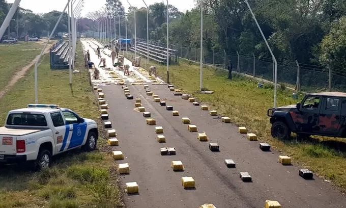 Incautan más de ocho toneladas de marihuana dentro de un camión cisterna en Corrientes | Nacionales
