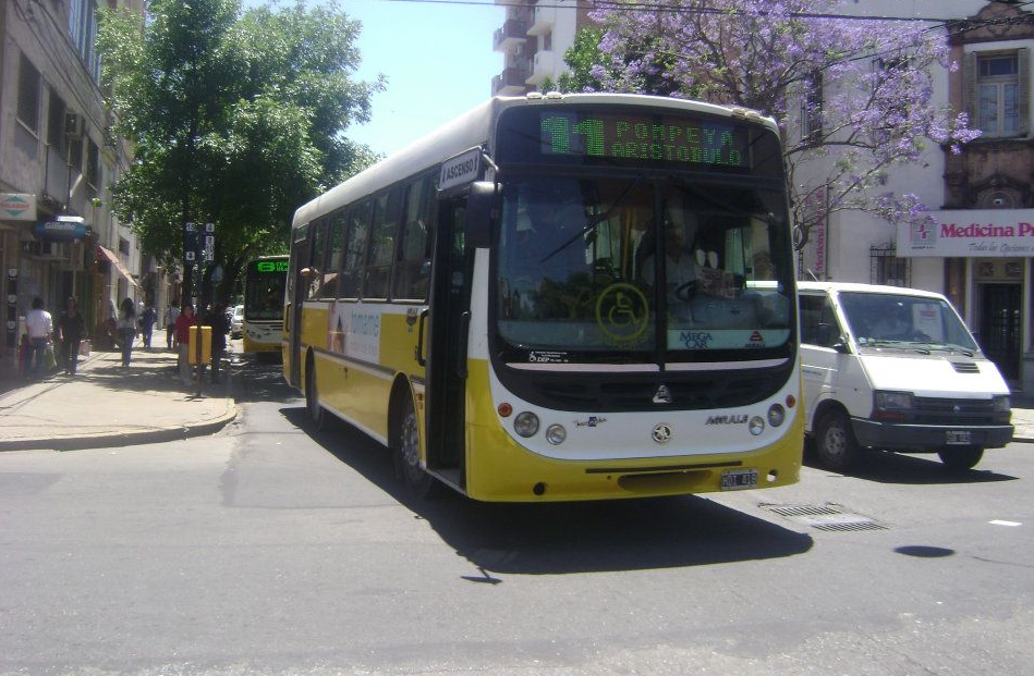 Golpearon a un chofer de la línea 11 por exigir que usen barbijos | Noticias