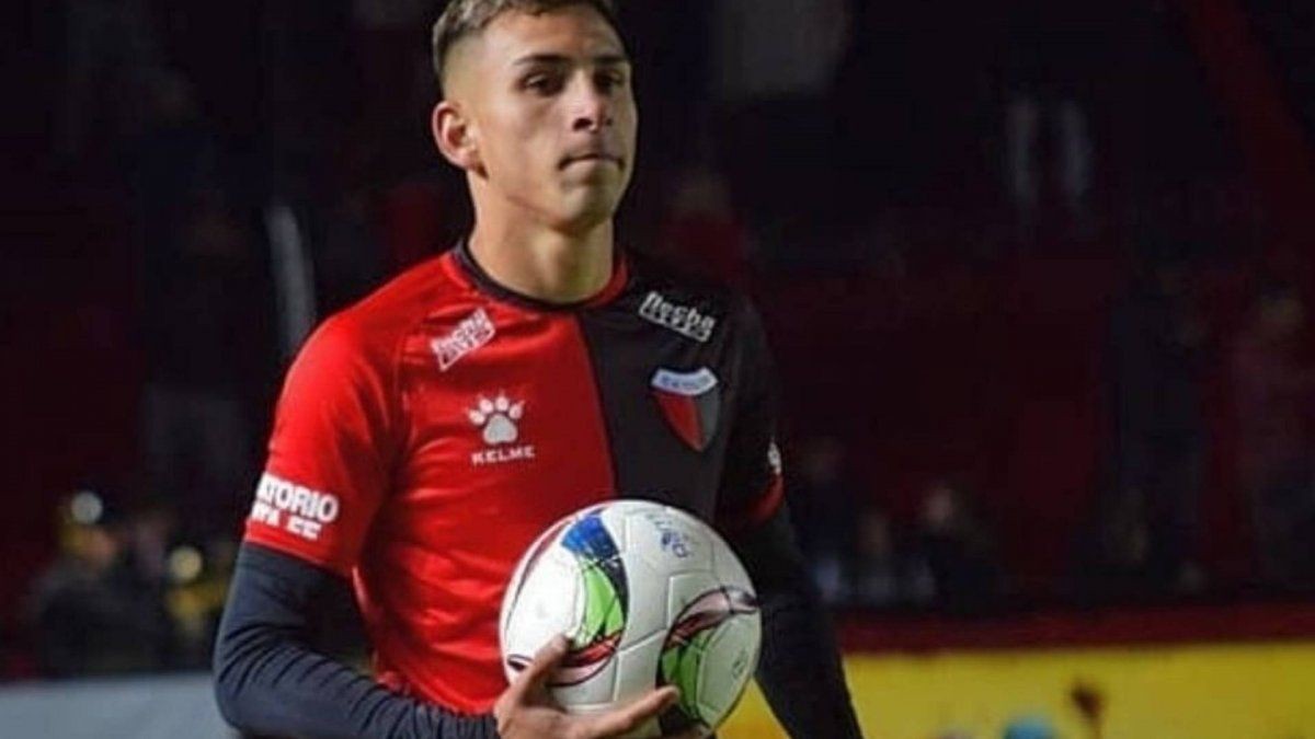 Eric Meza, el juvenil que asoma en el "once" de Dominguez | Deportes