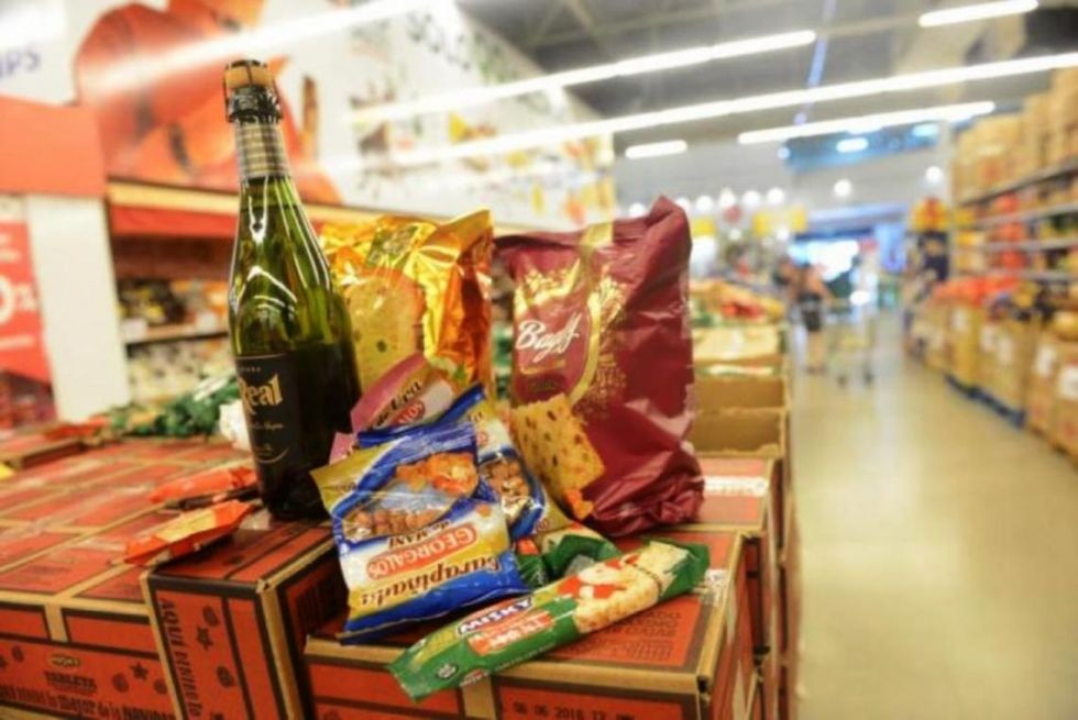 El Gobierno repartirá 1.300.000 cajas navideñas y reforzará la Tarjeta Alimentaria | Nacionales