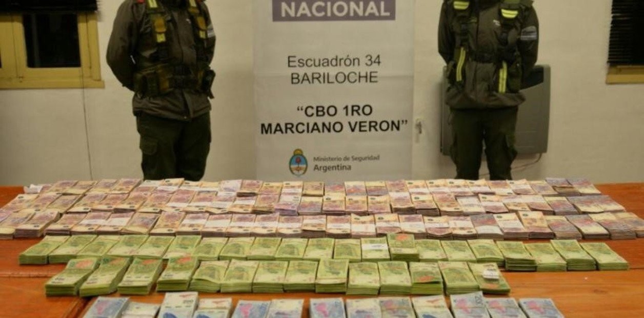Investigan a una funcionaria rionegrina que transportaba tres millones de pesos en una camioneta | Nacionales