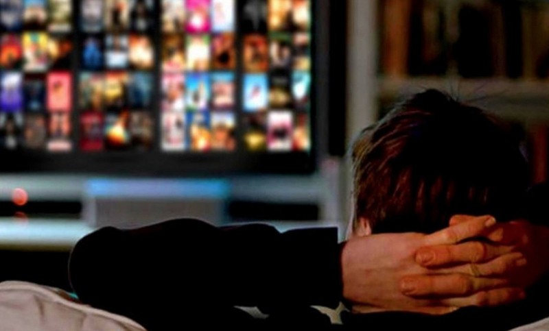 Ofrecen 2.500 dólares por ver 25 películas en 25 días | Redes