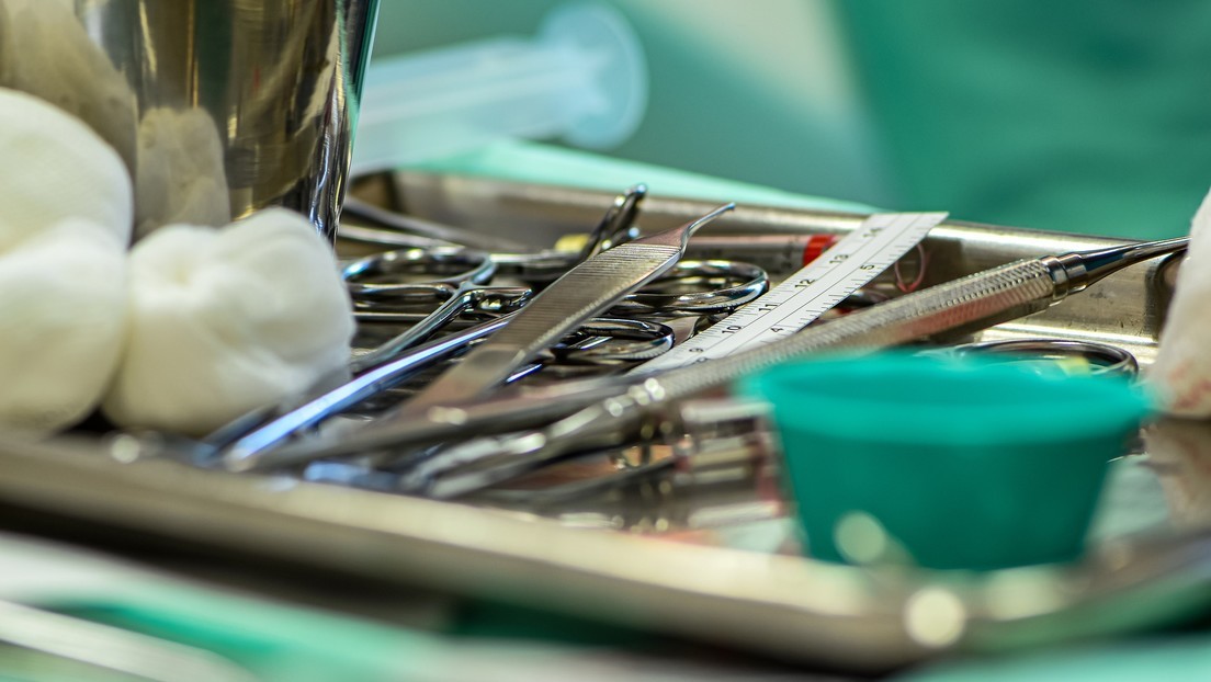 Sacan de la nariz de un hombre una moneda que se metió hace 53 años | Redes