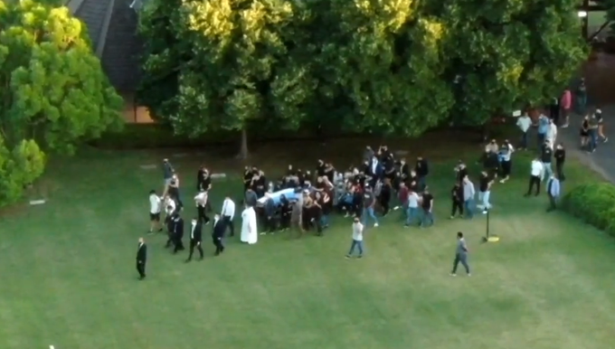 Diego ya está en Bella Vista: lo entierran junto a sus padres | Noticias