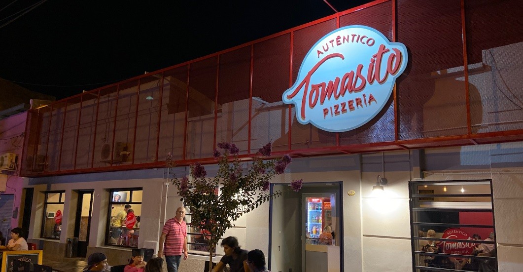 Sufrió un paro cardíaco en una pizzería y otro cliente lo salvó haciéndole RCP | Información General