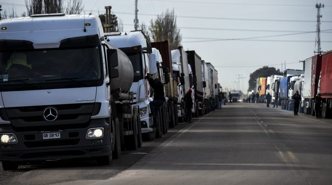 Sigue el paro de los aceiteros: Hay 4 mil camiones varados | Noticias