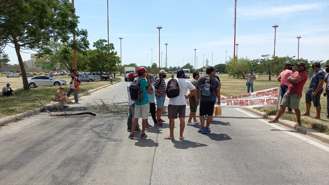 Corte total en el acceso a Santa Fe por la 168: nueva protesta en rechazo a la veda pesquera | Noticias