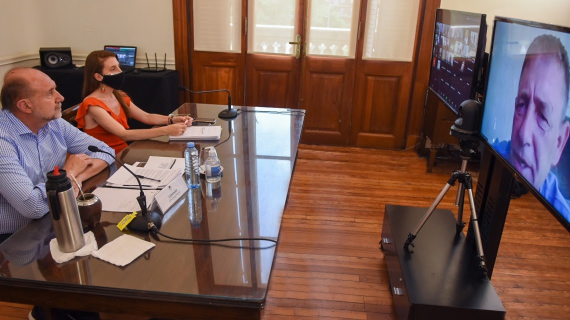 Lote Propio: el gobernador Perotti entregó anticipos financieros para construir 40 viviendas | Noticias