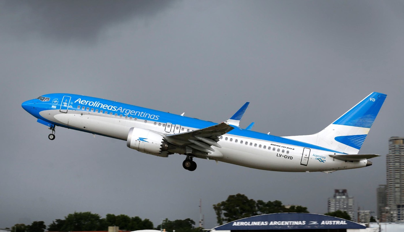 Nación desaconseja viajar al exterior a menos que sea "estrictamente necesario" | Noticias