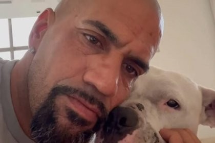 El gesto de amor de la "Brujita" Verón con un perro abandonado | Información General