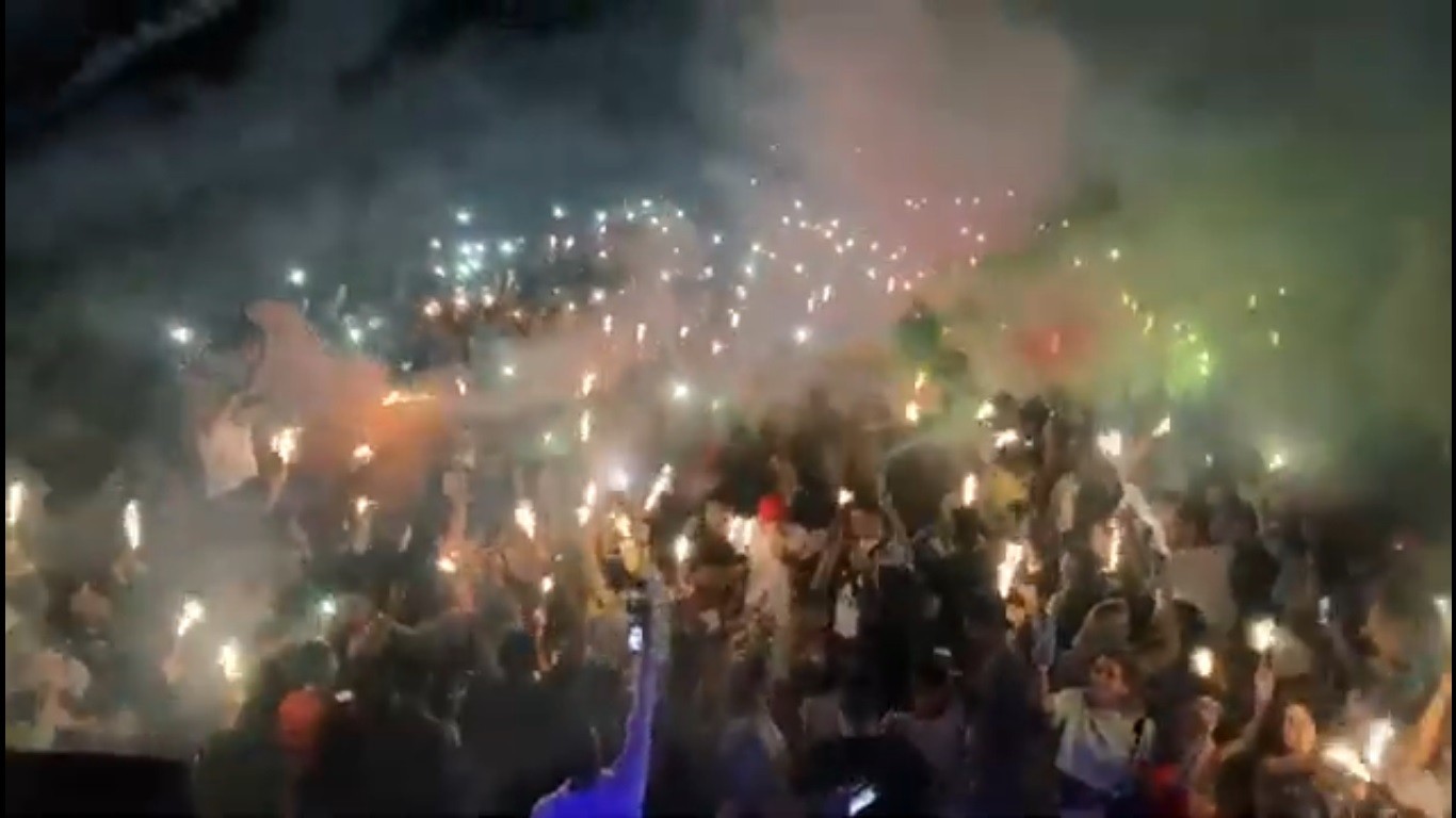 Video: la impresionante fiesta en Zavalla en la que los participantes llegaron hasta en colectivo | Noticias