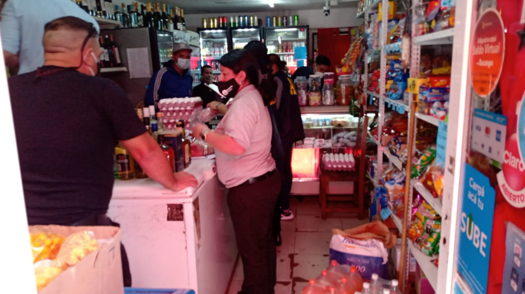 Tras los reclamos de los vecinos, allanan un almacén en barrio Las Flores | Noticias