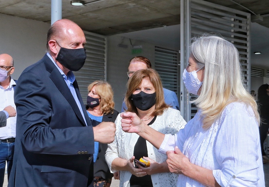 Vacunación a docentes santafesinos: “Queremos proteger al 100% de quienes nos enseñan todos los días” | Noticias