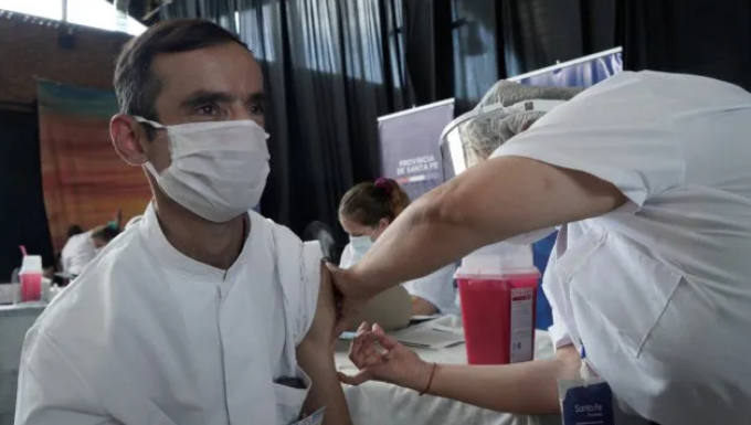 Santa Fe posterga la segunda dosis para vacunar una mayor cantidad de gente | Noticias