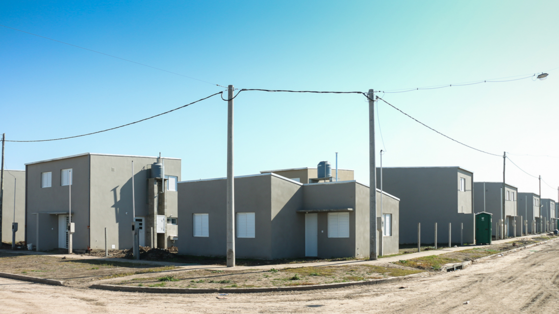 La provincia entregó anticipos financieros para construir 28 viviendas | Información General