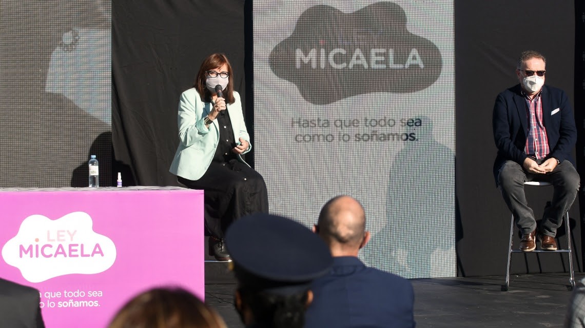 Entrega de diplomas a personal policial que cumplimentó la capacitación de la Ley Micaela | Igualdad y Género