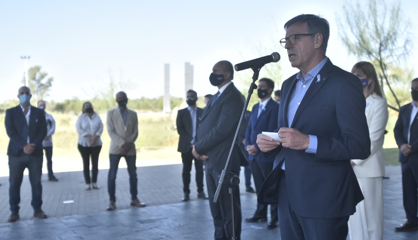 Día de la Constitución: Jatón encabezó el acto en el Museo | Noticias