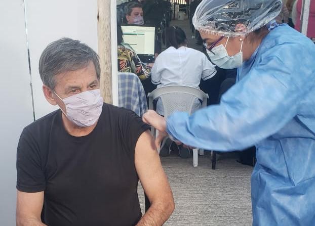 Emilio Jatón recibió la primera dosis de la vacuna contra el Covid | Noticias