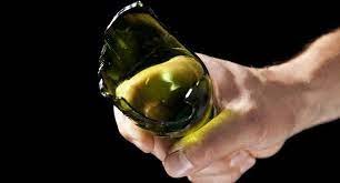 Violencia de género: 3 años y medio de prisión a un hombre que agredió con una botella a su expareja | Igualdad y Género