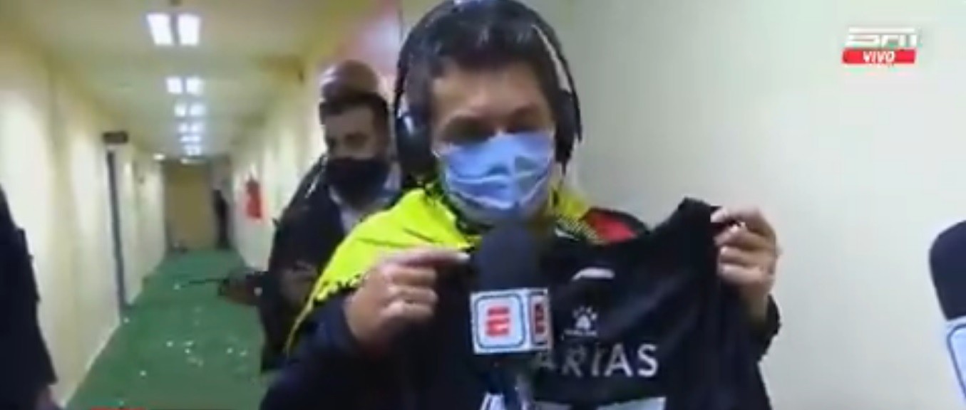 En pleno festejo, el plantel de Colón saludó a Facundo Farías | Deportes