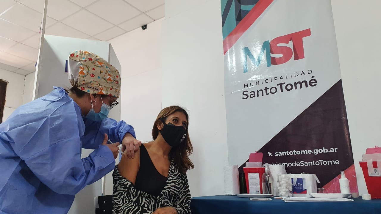 La intendenta Daniela Qüesta recibió la vacuna contra el Covid-19 | Noticias