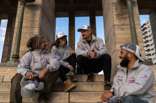 De otra galaxia: comenzó la pintada del mural que homenajea a Messi en su barrio | Deportes