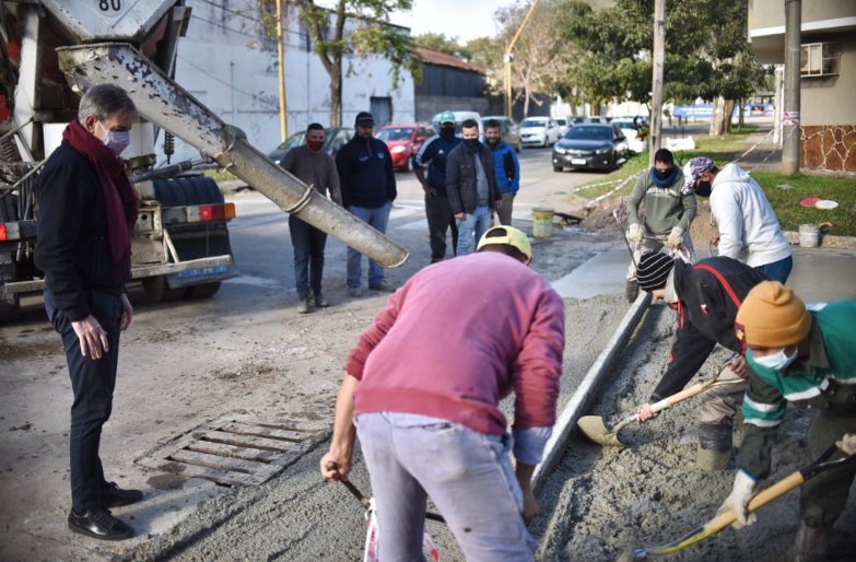 Jatón recorrió las obras de bacheo que se iniciaron en Candioti Sur | Información General