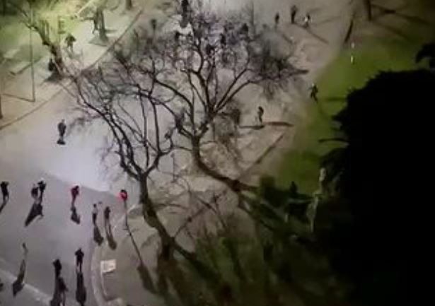 Barras de Estudiantes y Gimnasia protagonizaron un violento enfrentamiento en La Plata | Deportes