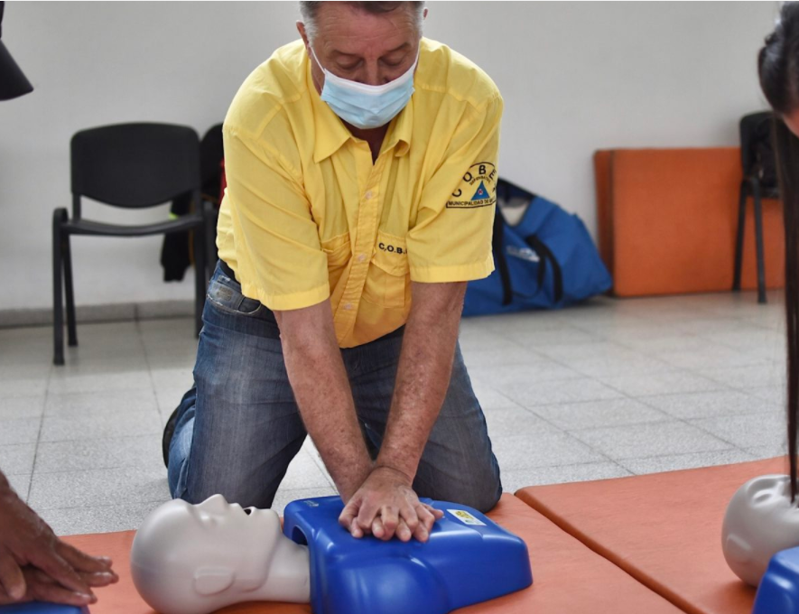 Capacitan en primeros auxilios al personal de los Jardines Municipales | Información General