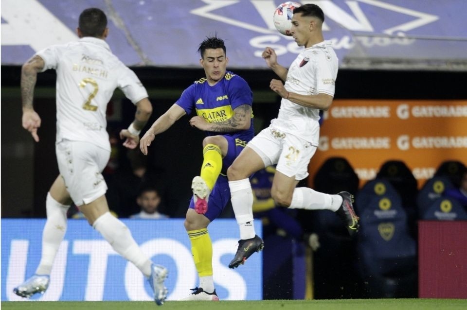 Colón perdió en la Bombonera y se alejó de la punta | Deportes