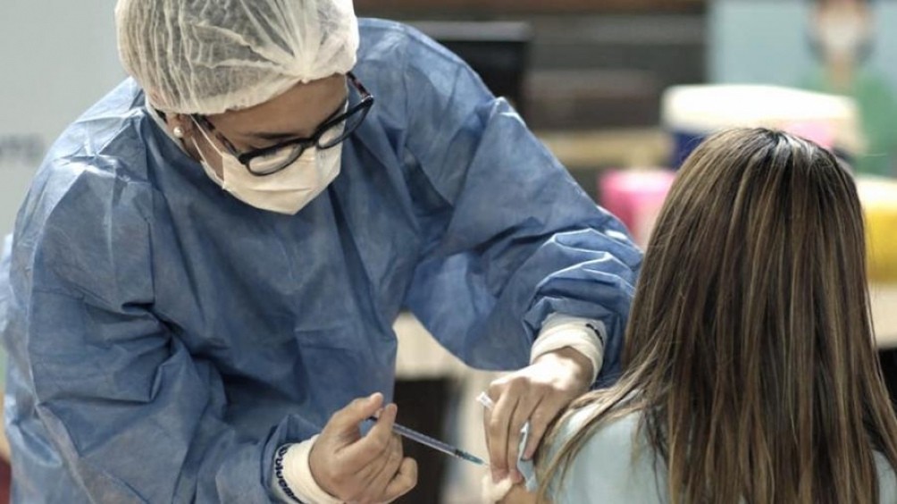 Coronavirus: 2.300 turnos de vacunación entregados este domingo en Santa Fe | Información General
