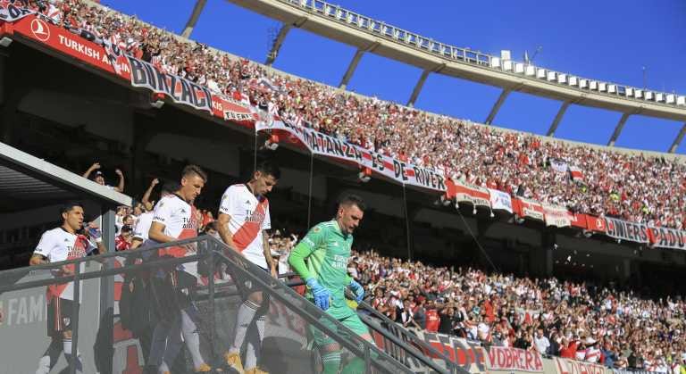 Allanaron el Monumental por no cumplir con el aforo durante el Superclásico | Deportes