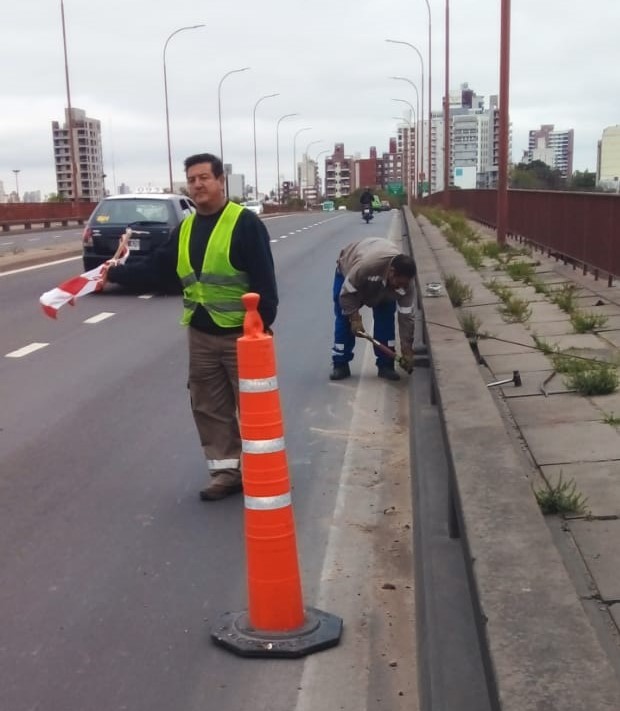Atención: realizan limpieza de desagües en el Viaducto Oroño | Información General