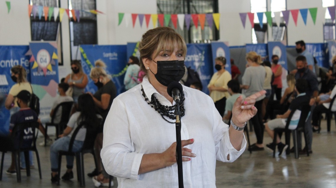 Desde el martes empiezan a aplicar terceras dosis al personal de salud y mayores de 70 años | Noticias