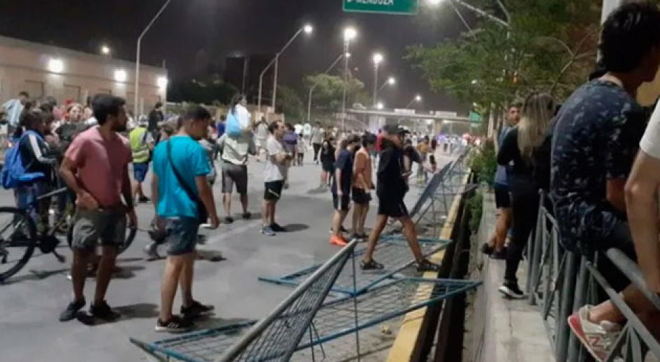 Incidentes y descontrol en la llegada de la Selección Argentina a San Juan | Deportes