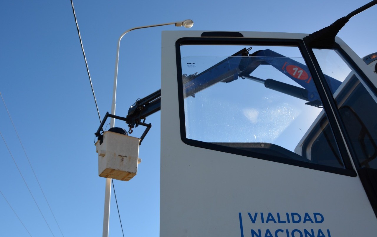 Carril reducido por recambio de luminarias en la Autovía Santa Fe - Paraná | Información General