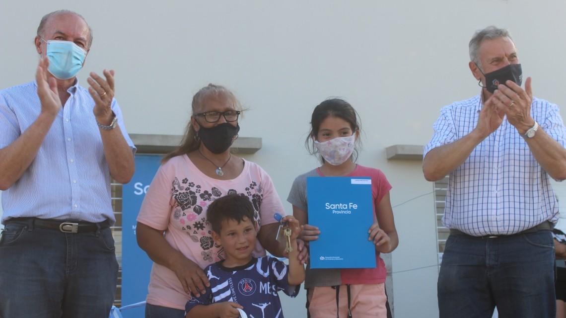 La provincia entregó 30 viviendas en Barrio Acería | Información General