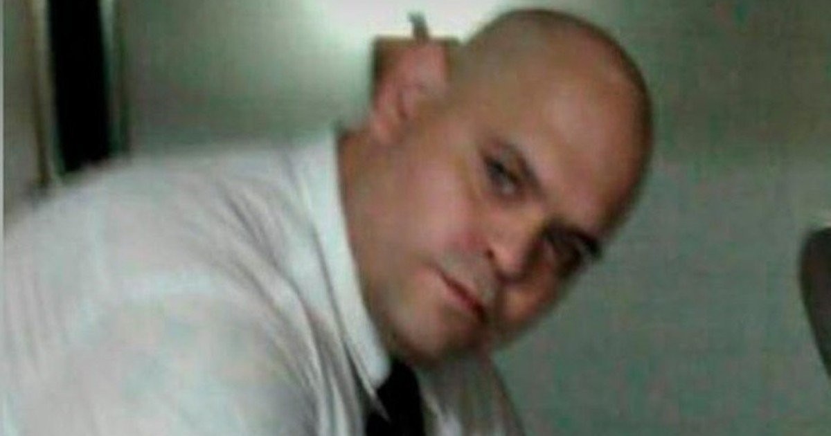 Condenaron al empleado de la funeraria que se sacó una foto junto al cuerpo de Maradona | Judiciales