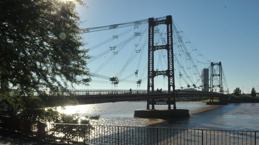 Sábado de navidad caluroso en la ciudad | Información General