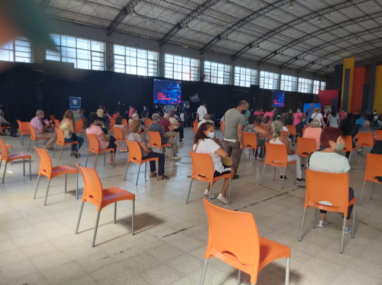 Se aplicarán terceras dosis de AstraZeneca y habrá vacunación libre pediátrica | Noticias