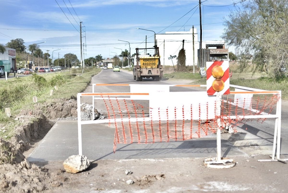 Jueves con trabajos de fumigación, iluminación y bacheo en la ciudad de Santa Fe | Información General