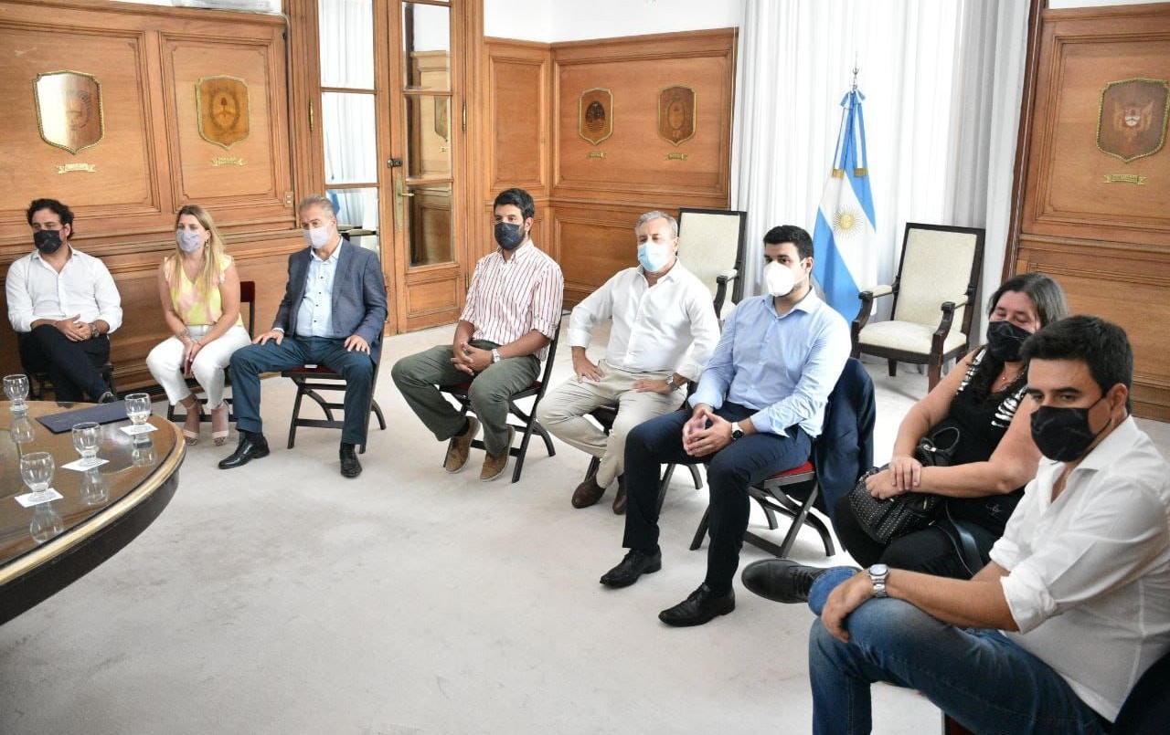 Intendentes santafesinos asistieron a presentación del programa Municipios de Pie. | Información General