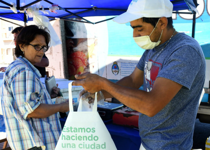 Vuelve la venta de pescado de mar a precios populares en ferias de la ciudad | Información General