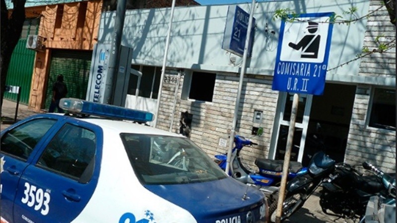 Condenan a un policía que le robó a una detenida la Asignación Universal por Hijo | Judiciales