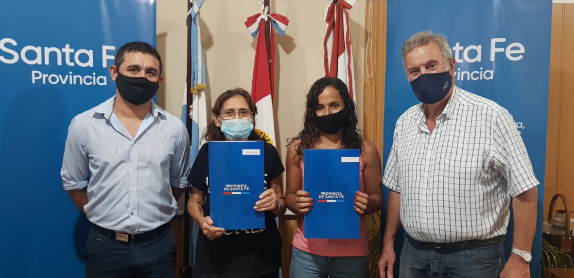 Entregaron escrituras a familias de ocho localidades de la provincia | Información General