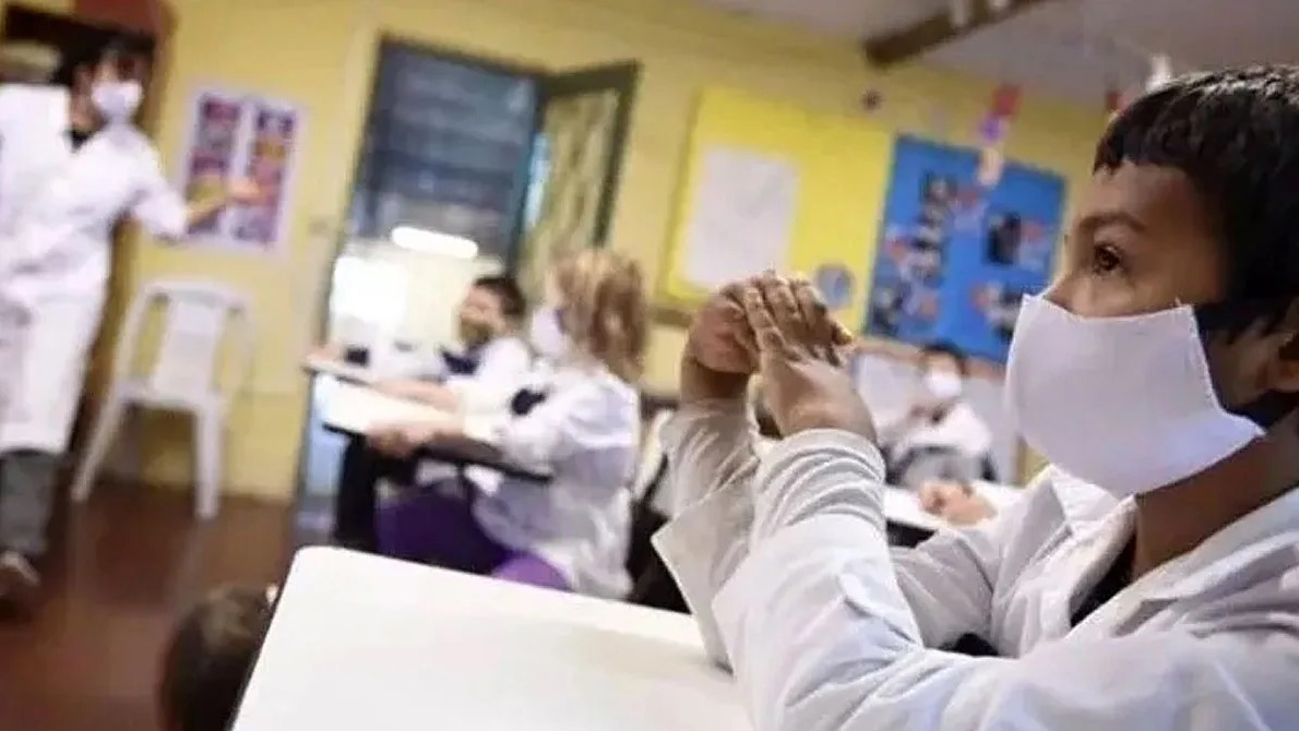 Barbijos en la escuela: Sindicato docente pide uniformidad de criterios de las provincias | Información General