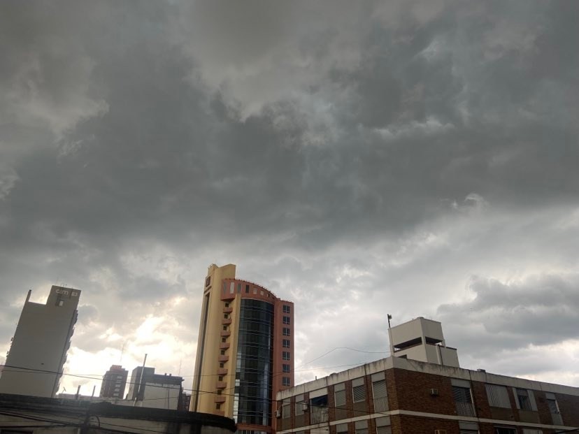Rige un alerta meteorológico para el Departamento La Capital | Información General