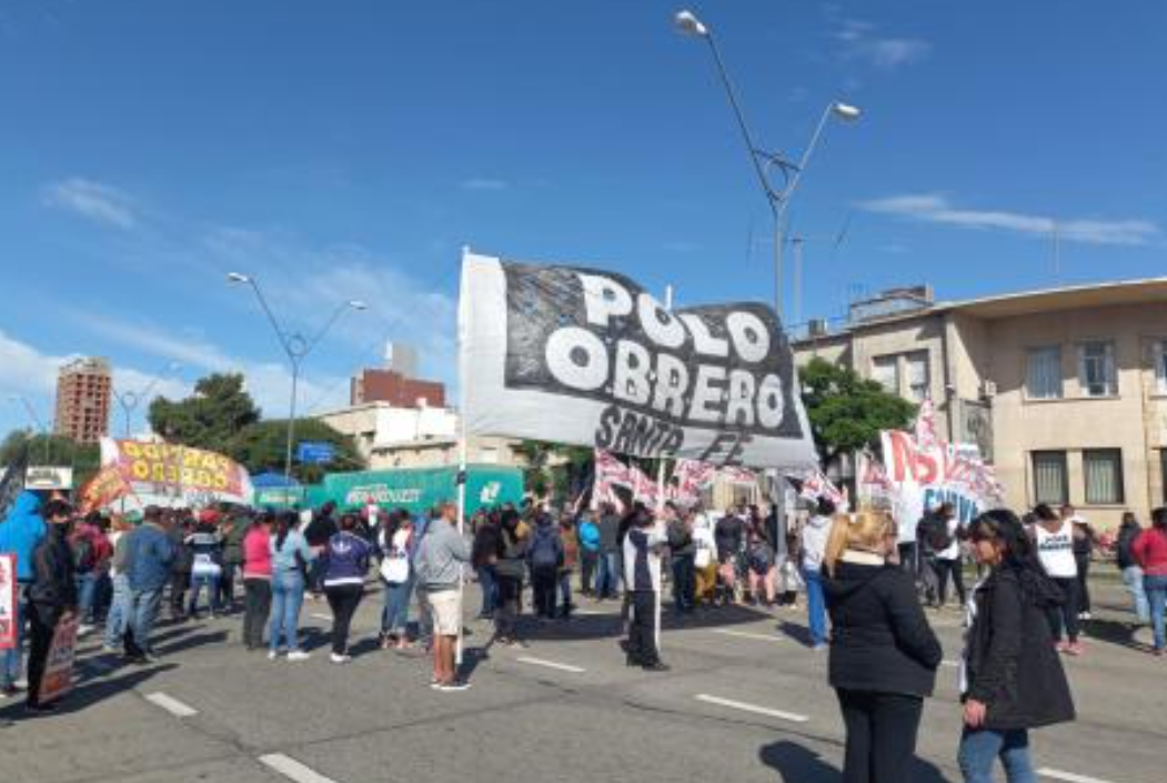 Protesta piquetera y caos vehicular en Alem y 27 de febrero | Noticias